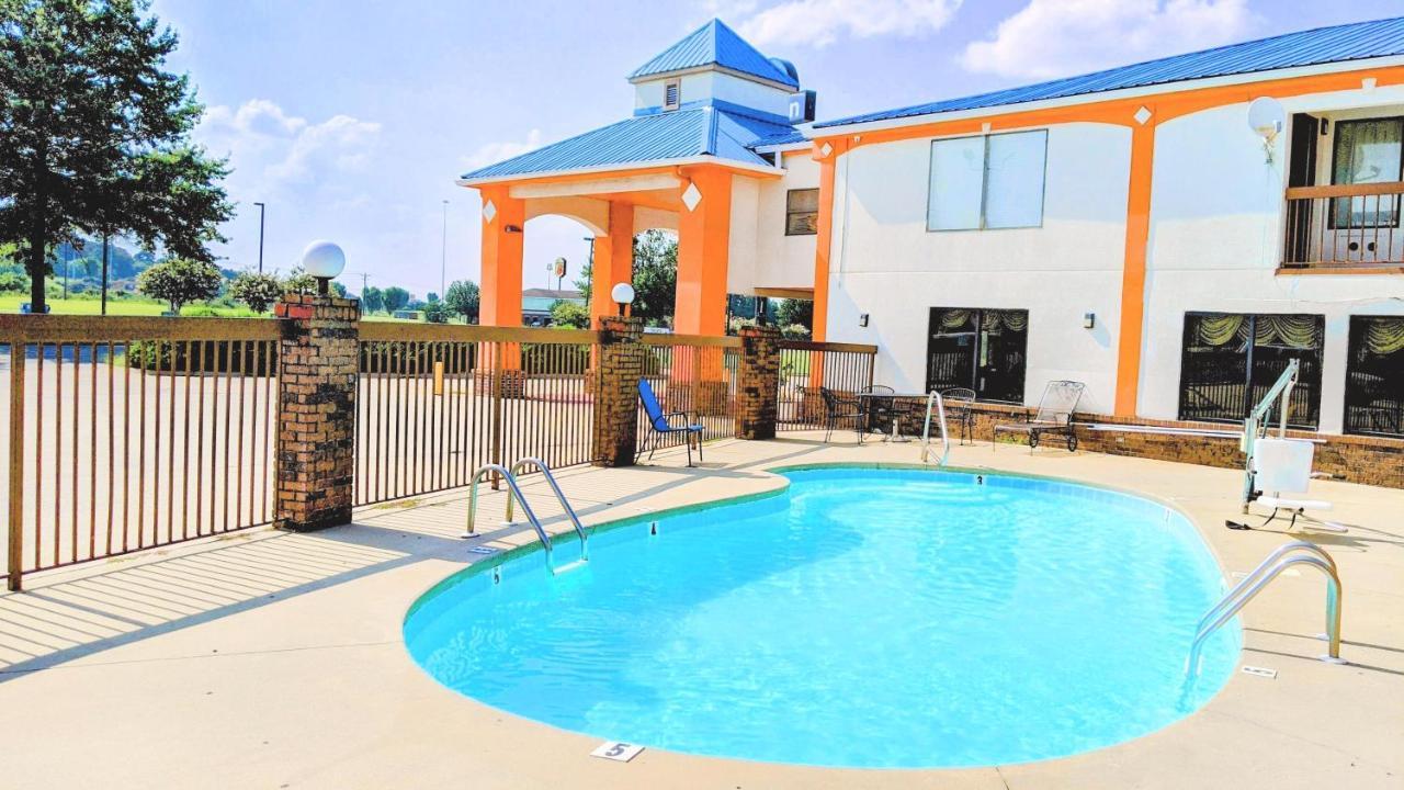 Quality Inn & Suites Decatur Priceville I-65 Esterno foto