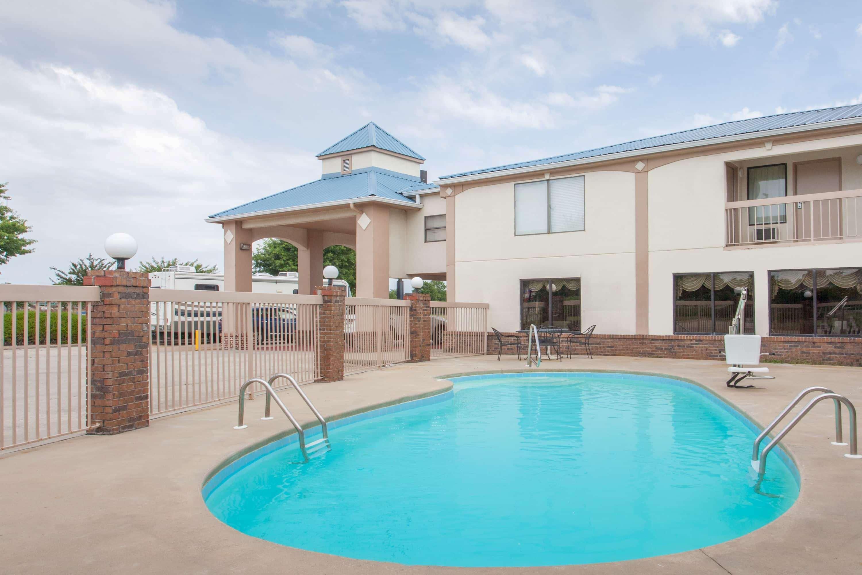 Quality Inn & Suites Decatur Priceville I-65 Esterno foto