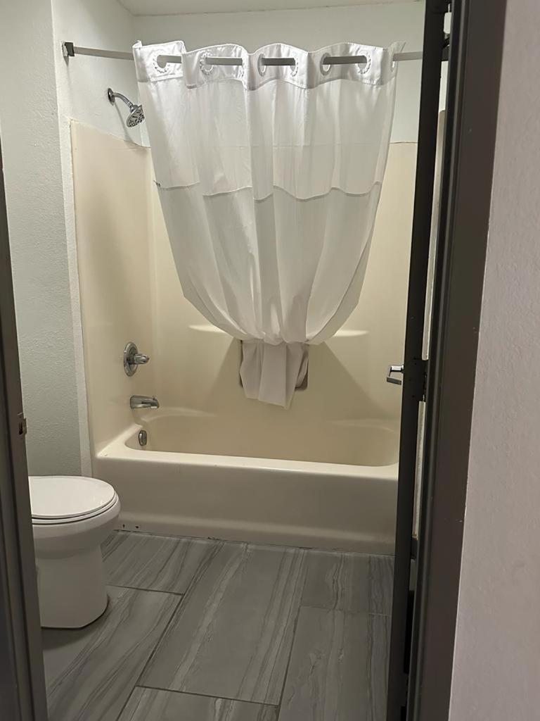 Quality Inn & Suites Decatur Priceville I-65 Esterno foto