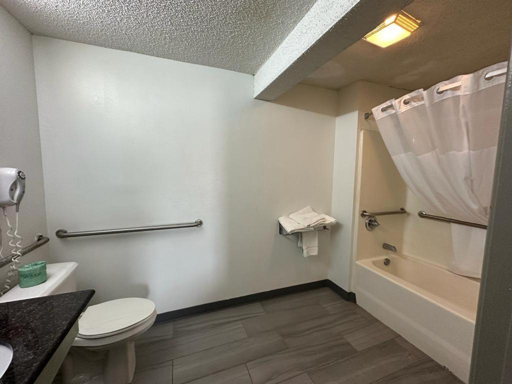 Quality Inn & Suites Decatur Priceville I-65 Esterno foto
