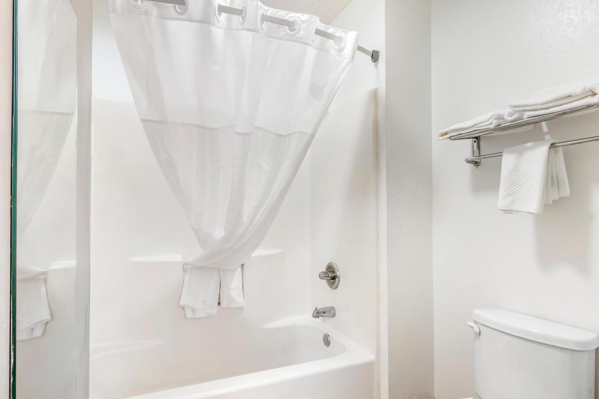 Quality Inn & Suites Decatur Priceville I-65 Esterno foto